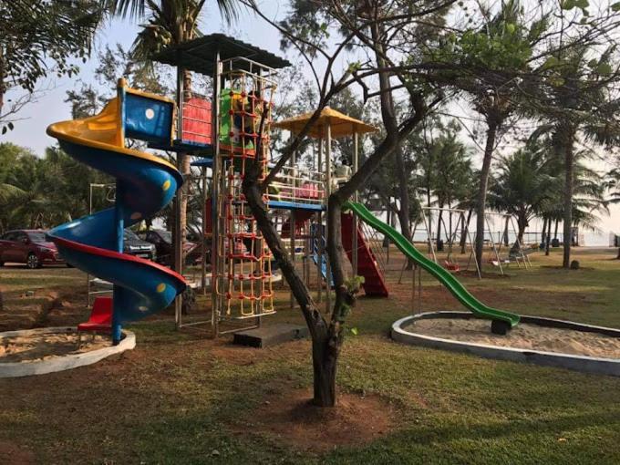 Sea Breeze Beach Resort Mahabalipuram Εξωτερικό φωτογραφία